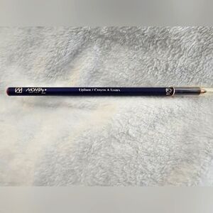 Momtaz Professional Lipliner pencil